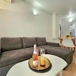 Con Piscina Centrico Апартаменты *