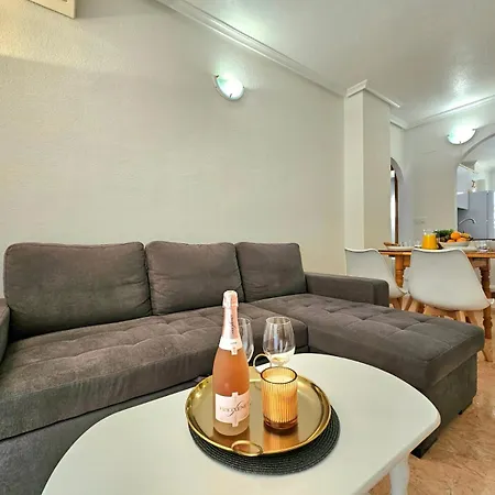 Con Piscina Centrico Apartmán *