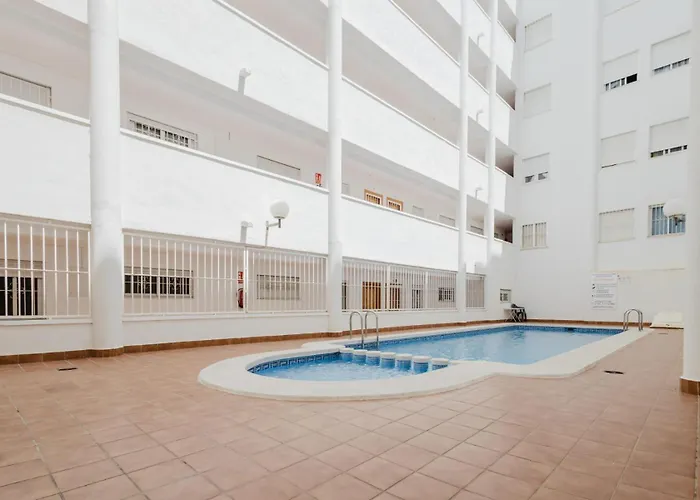 Apartamento Con Piscina Centrico